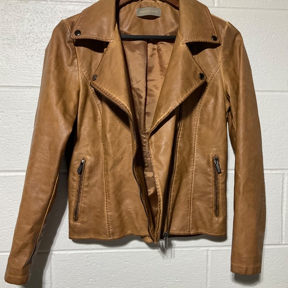 Western Faux Leather Bagatelle Tan Brown Distressed Jacket Asymmetrical Zip - Picture 5 of 8